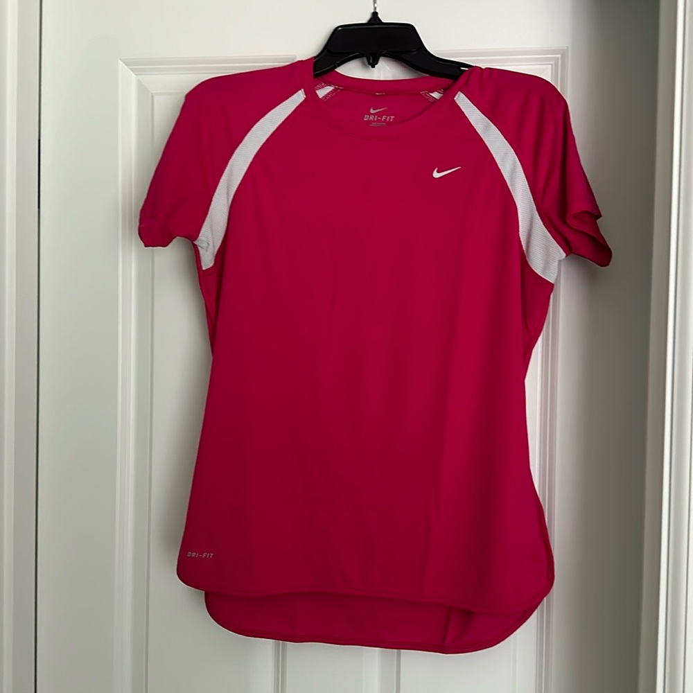 Nike dri-fit short sleeve active top. Size large